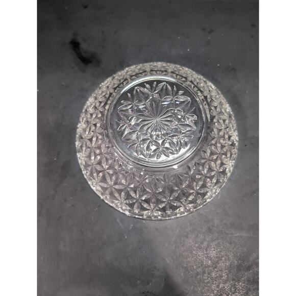 Clear Pressed Glass Serving Bowl, 10" Glass Bowl,‎ Tableware, Vintage Glassware - Picture 4 of 10